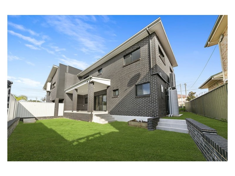 1b Flamingo Place, Pendle Hill NSW 2145