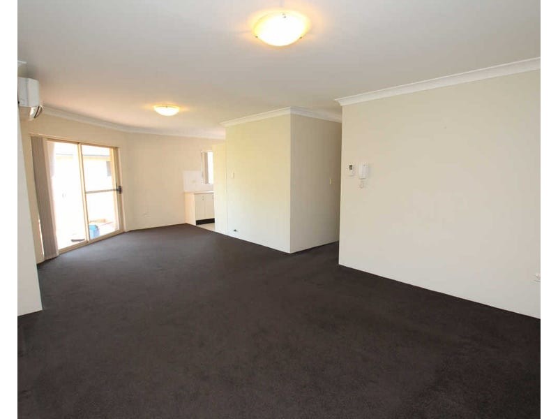 5/30 Memorial Av, Merrylands NSW 2160