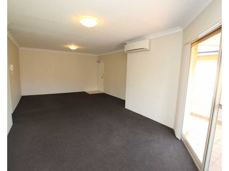 5/30 Memorial Av, Merrylands NSW 2160