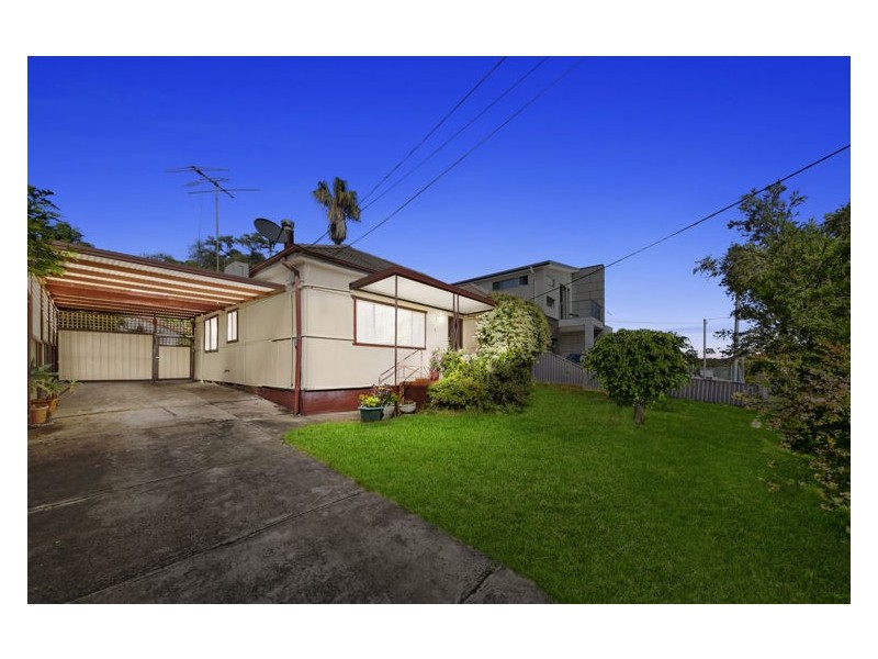 4 Edna Avenue, Merrylands NSW 2160