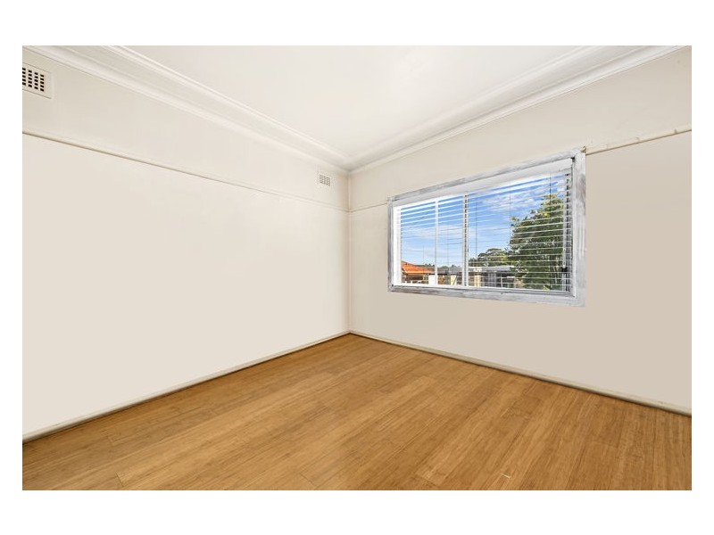 4 Edna Avenue, Merrylands NSW 2160