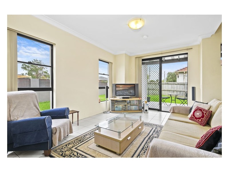 1/239-241 Excelsior Street, Guildford NSW 2161