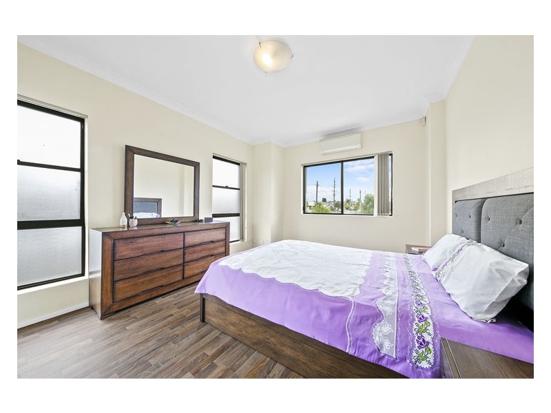 1/239-241 Excelsior Street, Guildford NSW 2161