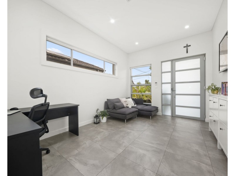 15a Vale Street, Woodpark NSW 2164