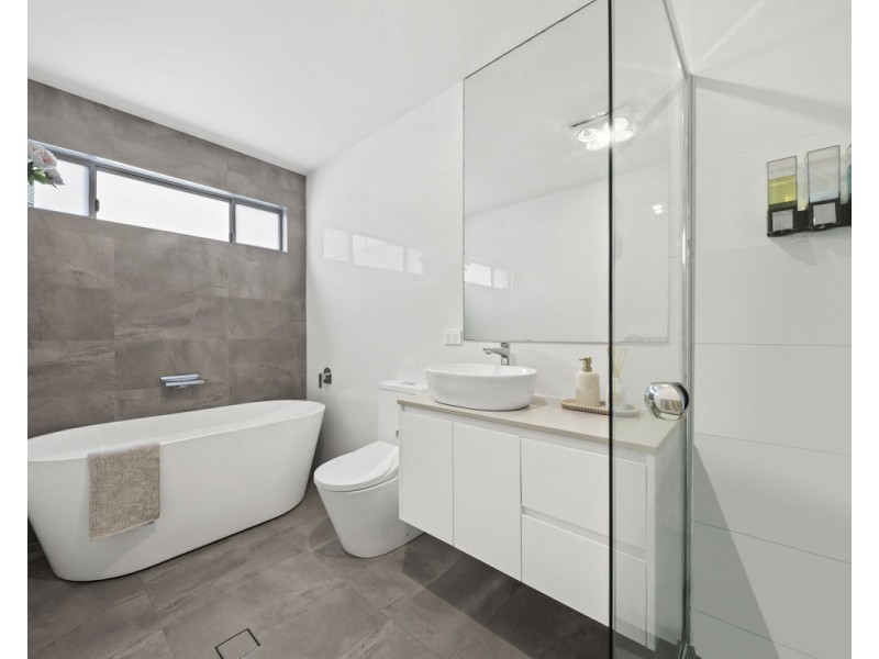 15a Vale Street, Woodpark NSW 2164