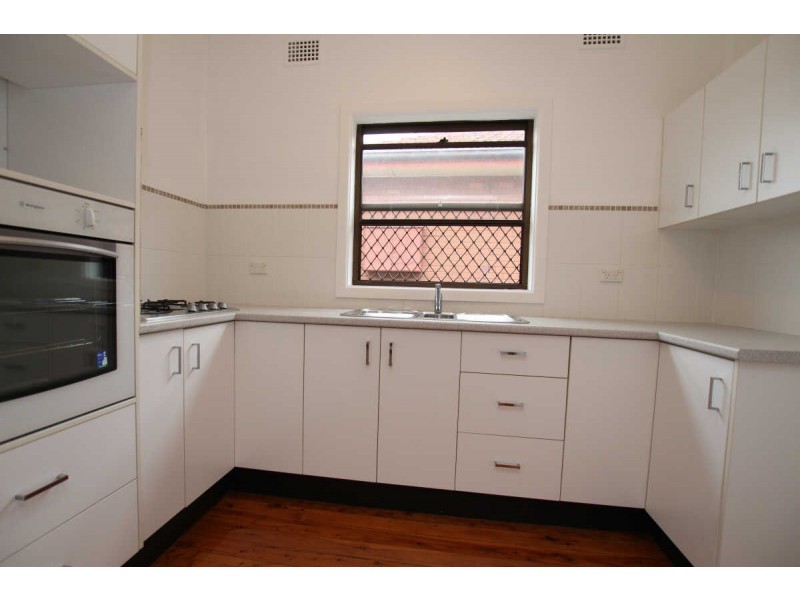 98 MILITARY ROAD, Guildford NSW 2161