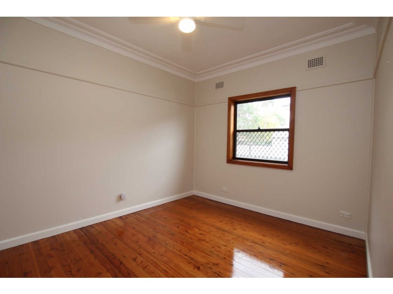 98 MILITARY ROAD, Guildford NSW 2161