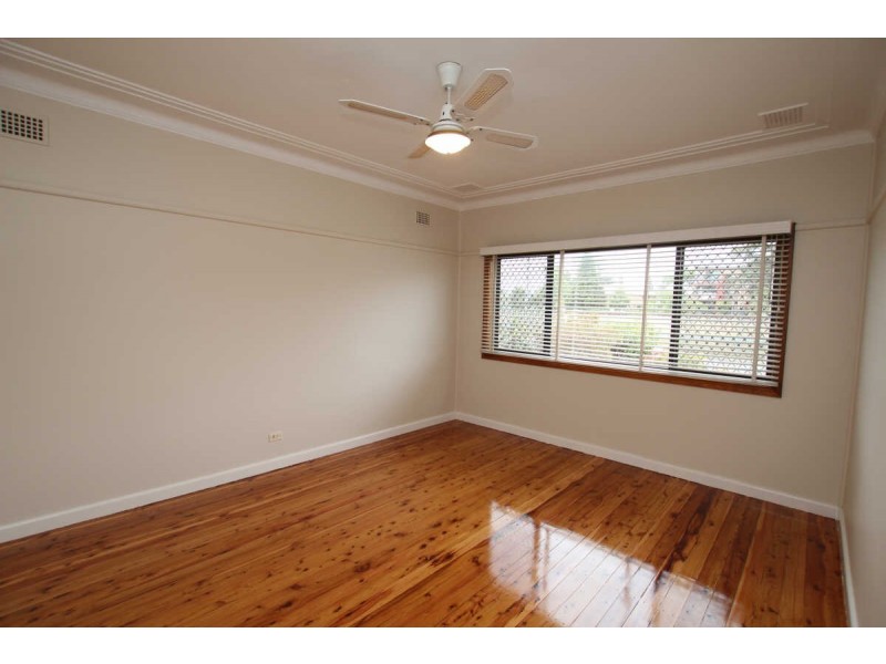 98 MILITARY ROAD, Guildford NSW 2161