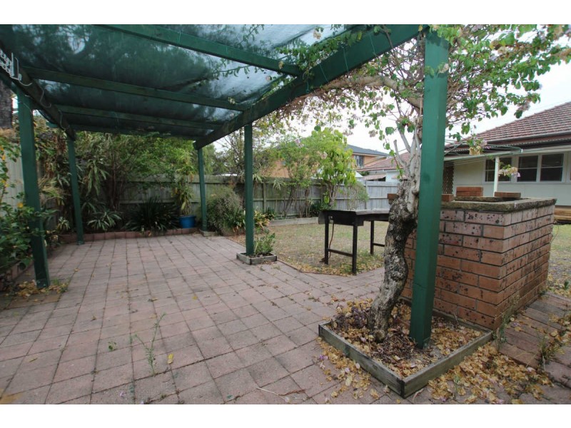 98 MILITARY ROAD, Guildford NSW 2161