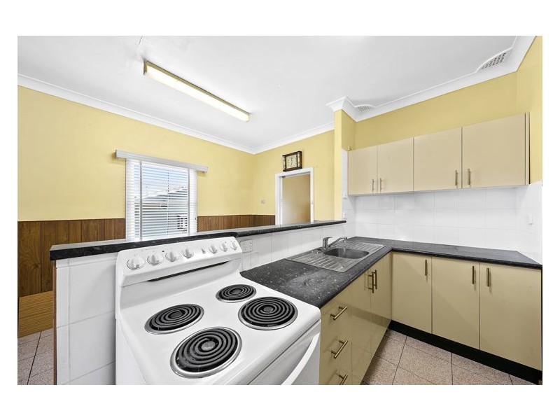 13 Mia Mia Street, Girraween NSW 2145