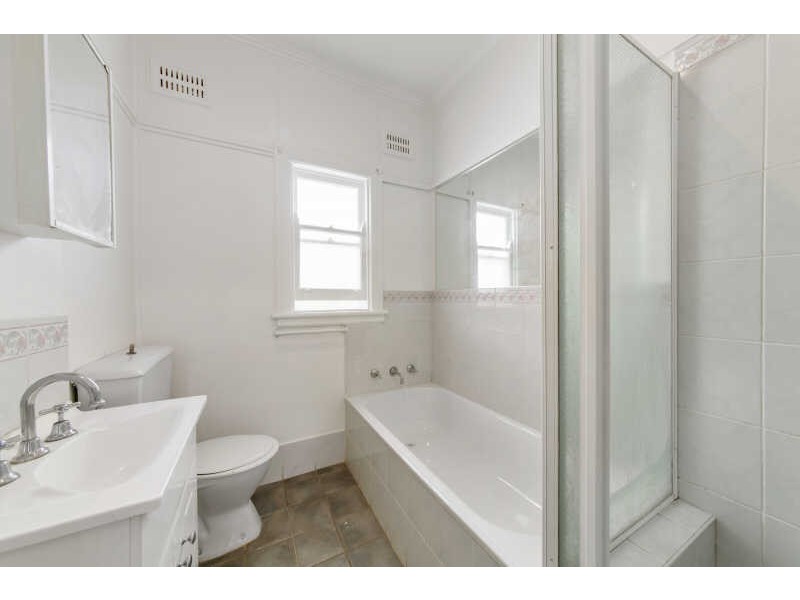 16 Donnelly Street, Guildford NSW 2161