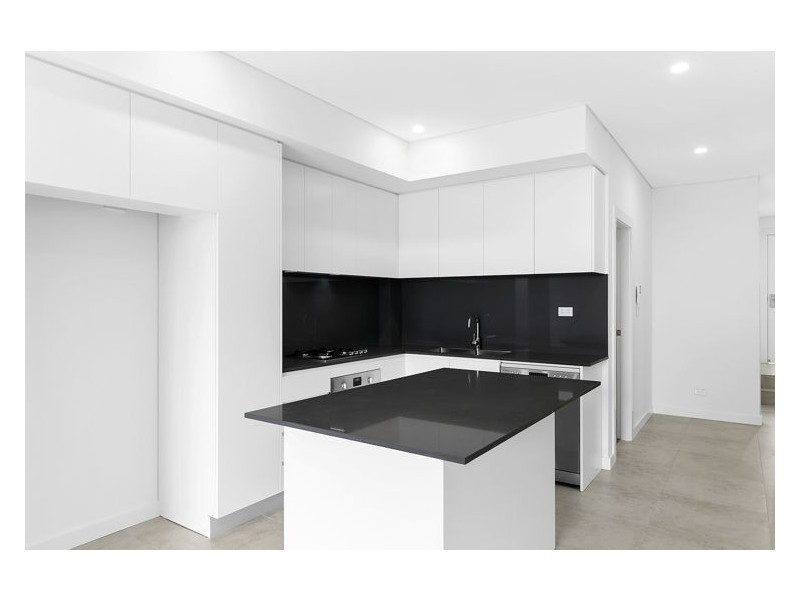 4/180 Targo Road, Girraween NSW 2145