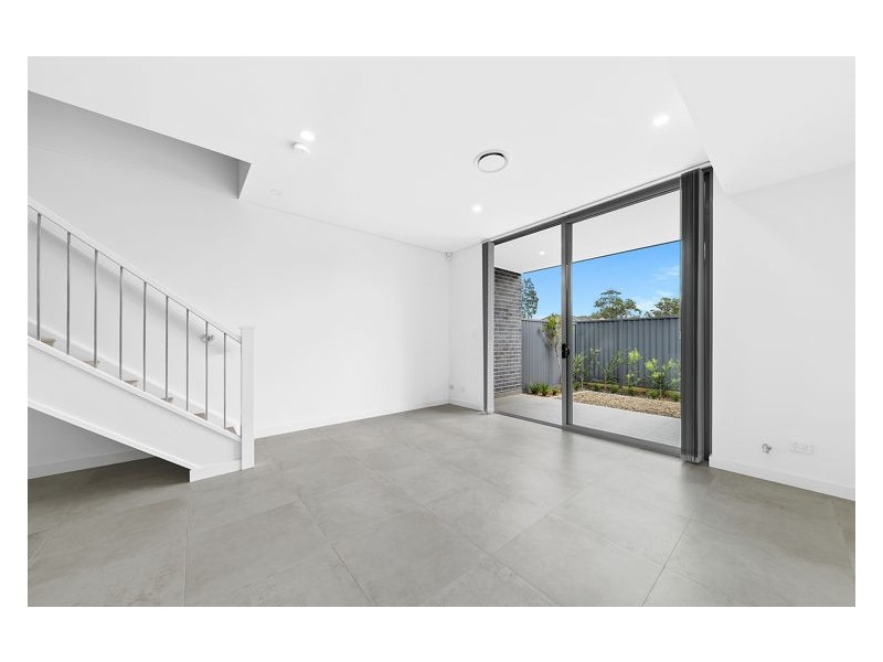 4/180 Targo Road, Girraween NSW 2145