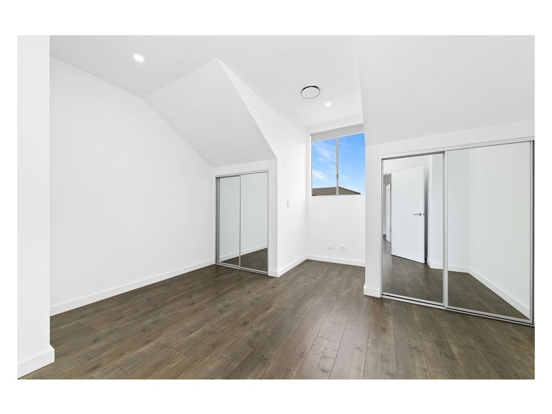 4/180 Targo Road, Girraween NSW 2145