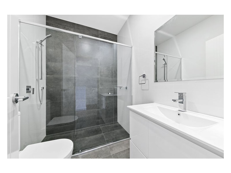 4/180 Targo Road, Girraween NSW 2145