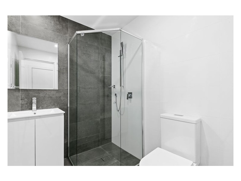 4/180 Targo Road, Girraween NSW 2145