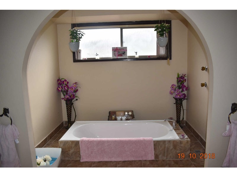 28  Popondetta Place, Glenfield NSW 2167