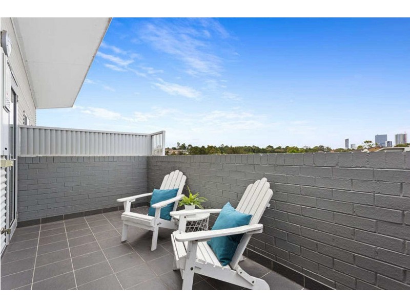 10/2  Dressler Court, Holroyd NSW 2142