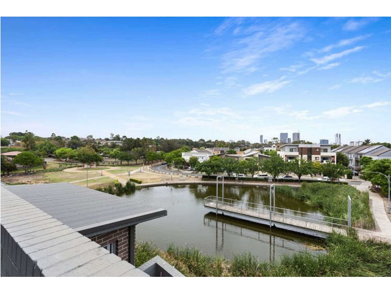 10/2  Dressler Court, Holroyd NSW 2142