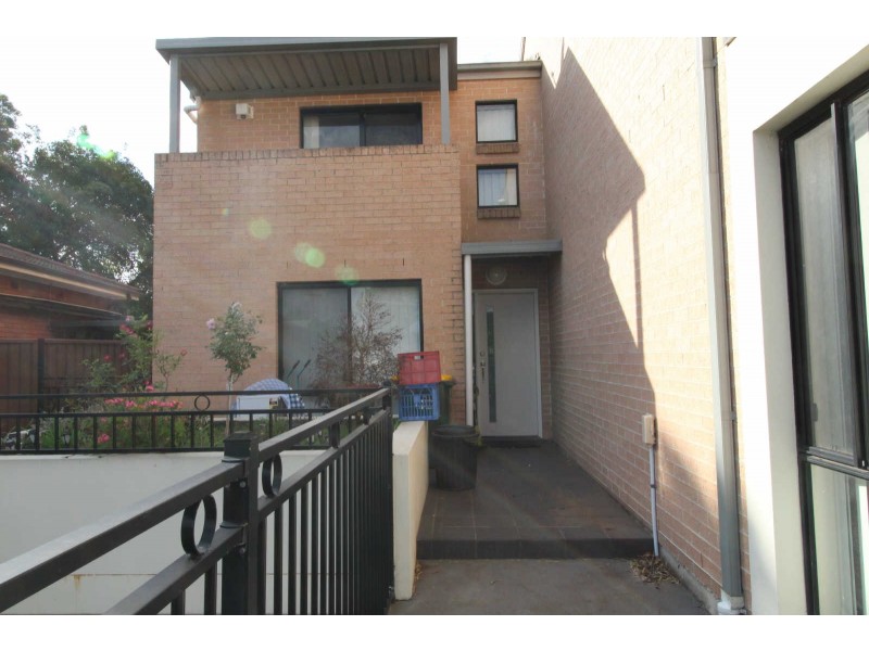 3/16 HIGHLAND AVENUE, Toongabbie NSW 2146