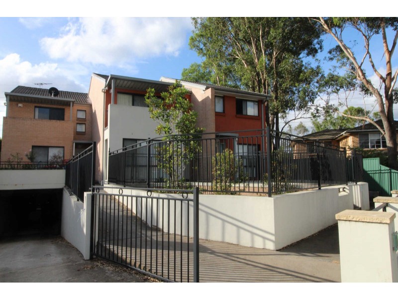 3/16 HIGHLAND AVENUE, Toongabbie NSW 2146
