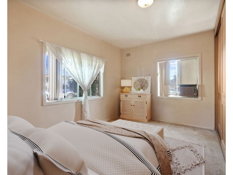 11 Paul Crescent, South Wentworthville NSW 2145