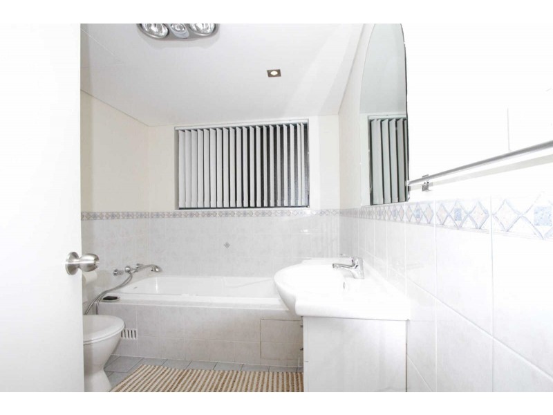 18/42-46  Treves St, Merrylands NSW 2160