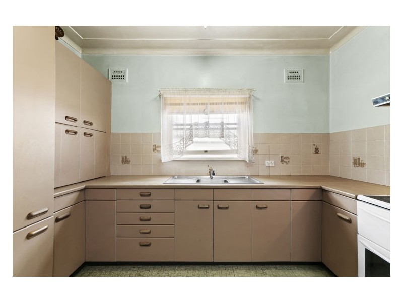 6 Lowana Avenue, Merrylands NSW 2160