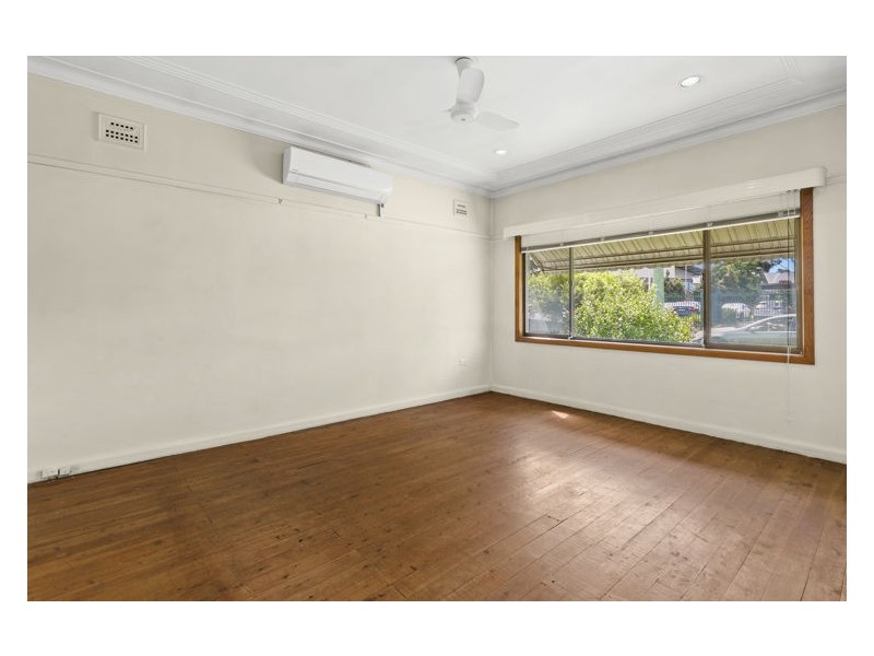 6 Lowana Avenue, Merrylands NSW 2160