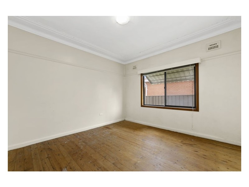 6 Lowana Avenue, Merrylands NSW 2160