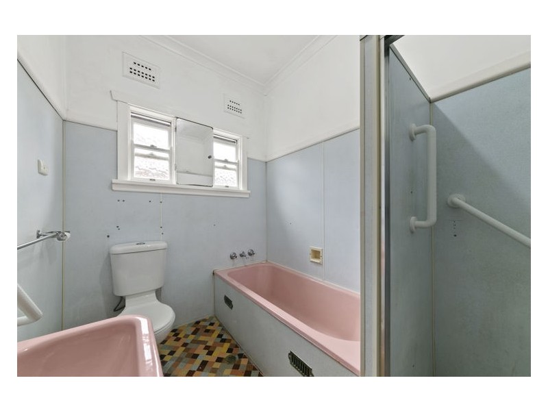 6 Lowana Avenue, Merrylands NSW 2160