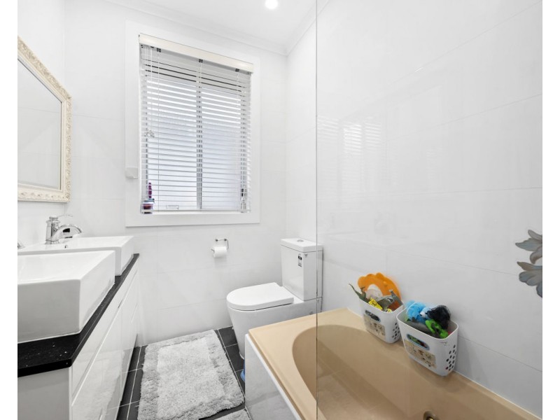 15 Harris Road, Constitution Hill NSW 2145