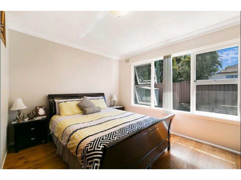 18  Jones St,, Pendle Hill NSW 2145