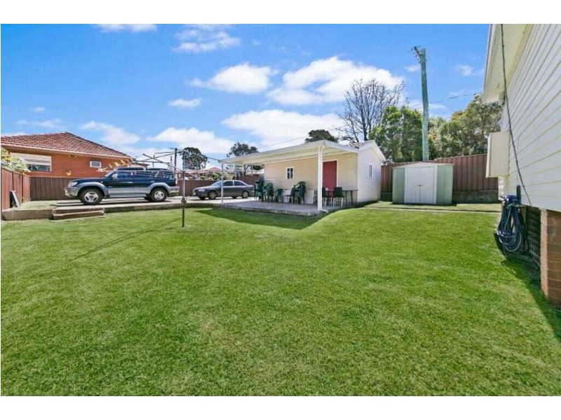 18  Jones St,, Pendle Hill NSW 2145