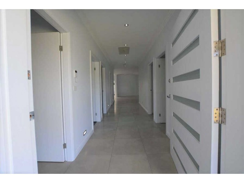 8  Sandra Street, Woodpark NSW 2164