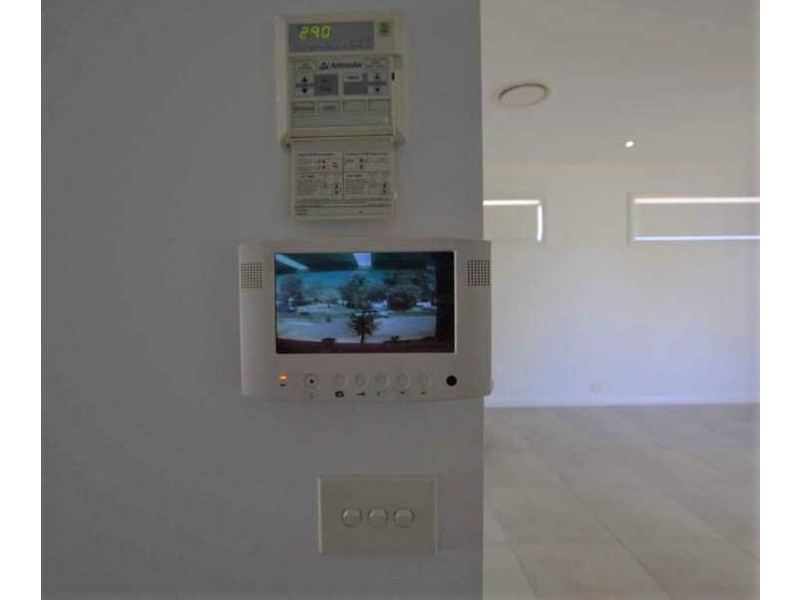 8  Sandra Street, Woodpark NSW 2164