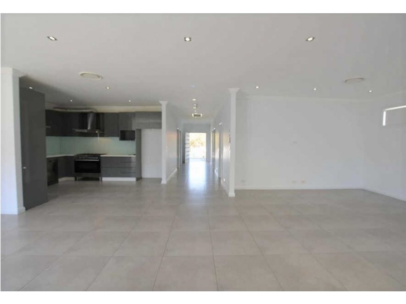 8  Sandra Street, Woodpark NSW 2164