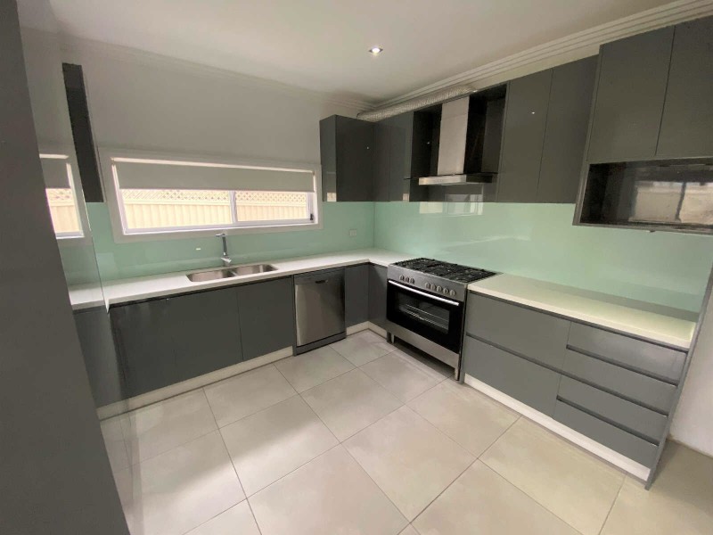 8  Sandra Street, Woodpark NSW 2164