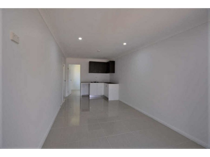 8  Sandra Street, Woodpark NSW 2164