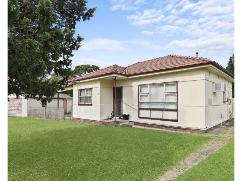 7 Vairys Crescent, Merrylands NSW 2160