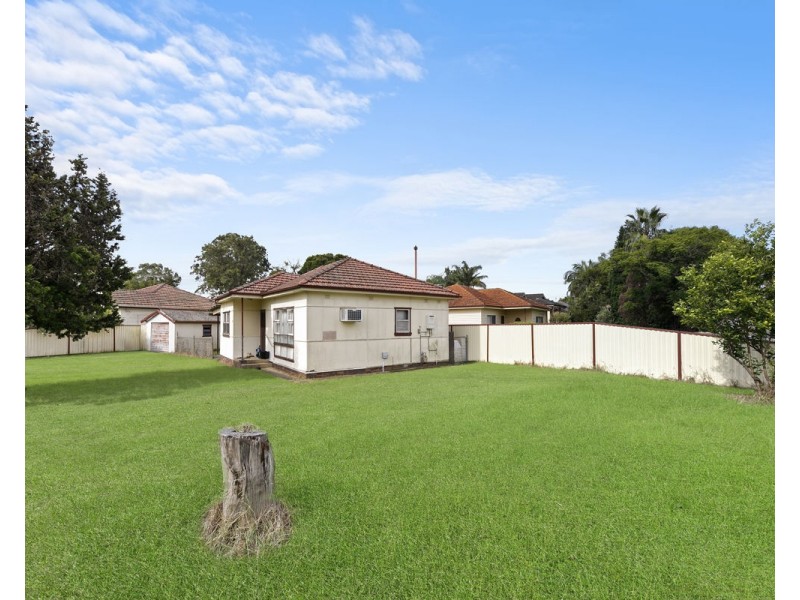 7 Vairys Crescent, Merrylands NSW 2160