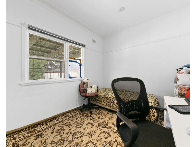 7 Vairys Crescent, Merrylands NSW 2160