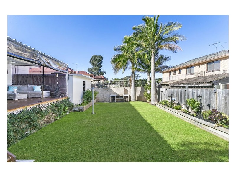 6 Phyllis Crescent, Guildford NSW 2161