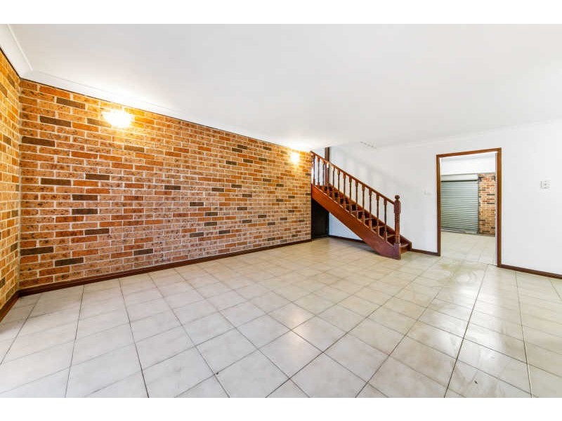 822 MERRYLANDS ROAD, Greystanes NSW 2145