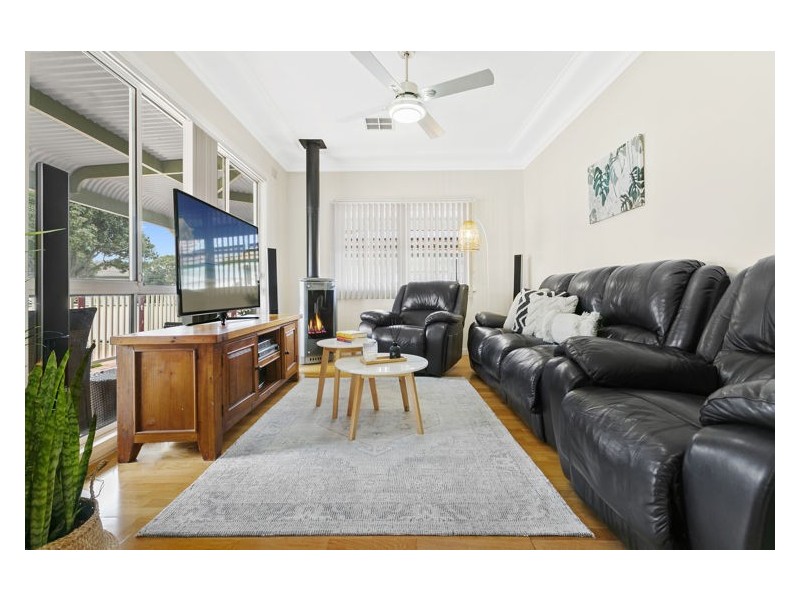 8 Phyllis Crescent, Guildford NSW 2161