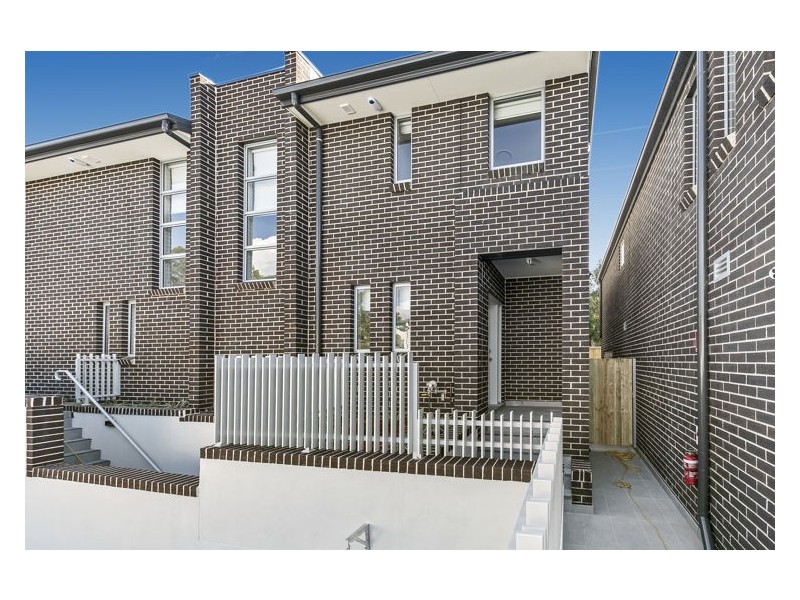 2/51 Stapleton Street, Wentworthville NSW 2145