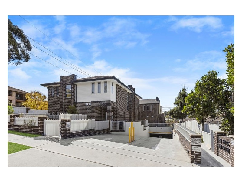 2/51 Stapleton Street, Wentworthville NSW 2145