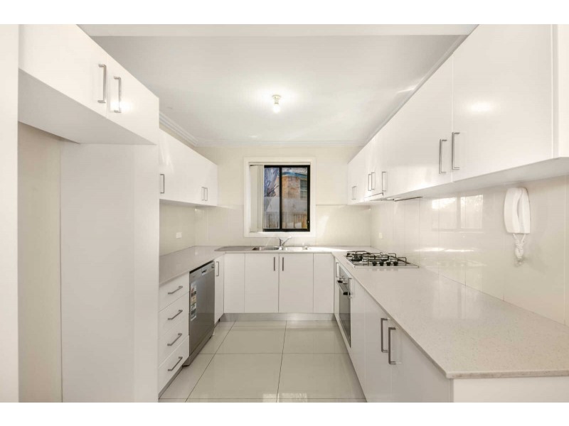 1/16 HIGHLAND AVENUE, Toongabbie NSW 2146