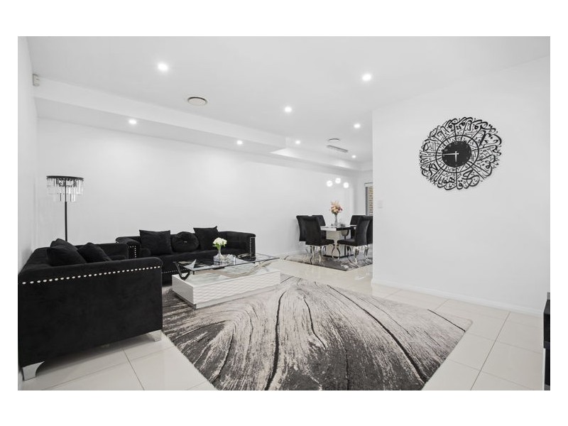 1/8 Mills Street, Merrylands NSW 2160