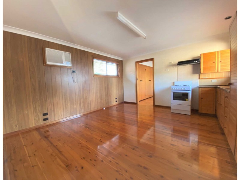 1A  Fisher Cres, Pendle Hill NSW 2145